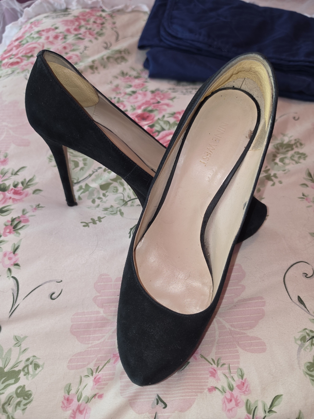 Nine West Black Suede Pointed-Toe Stiletto Heels